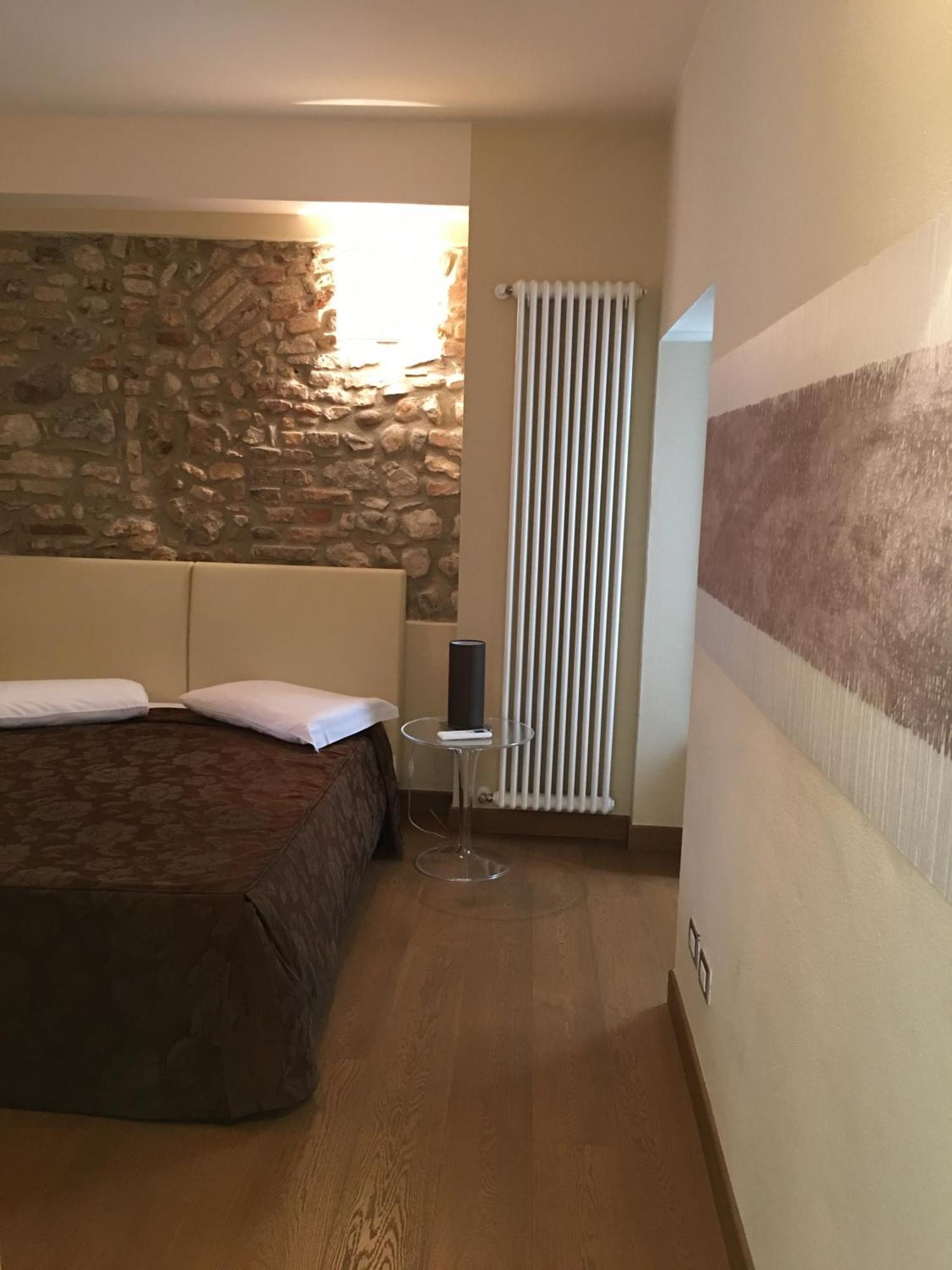 Oreste Suite Lazise Camera foto