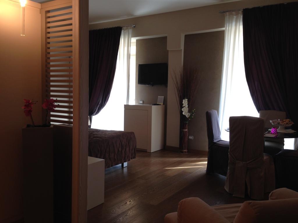 Oreste Suite Lazise Camera foto