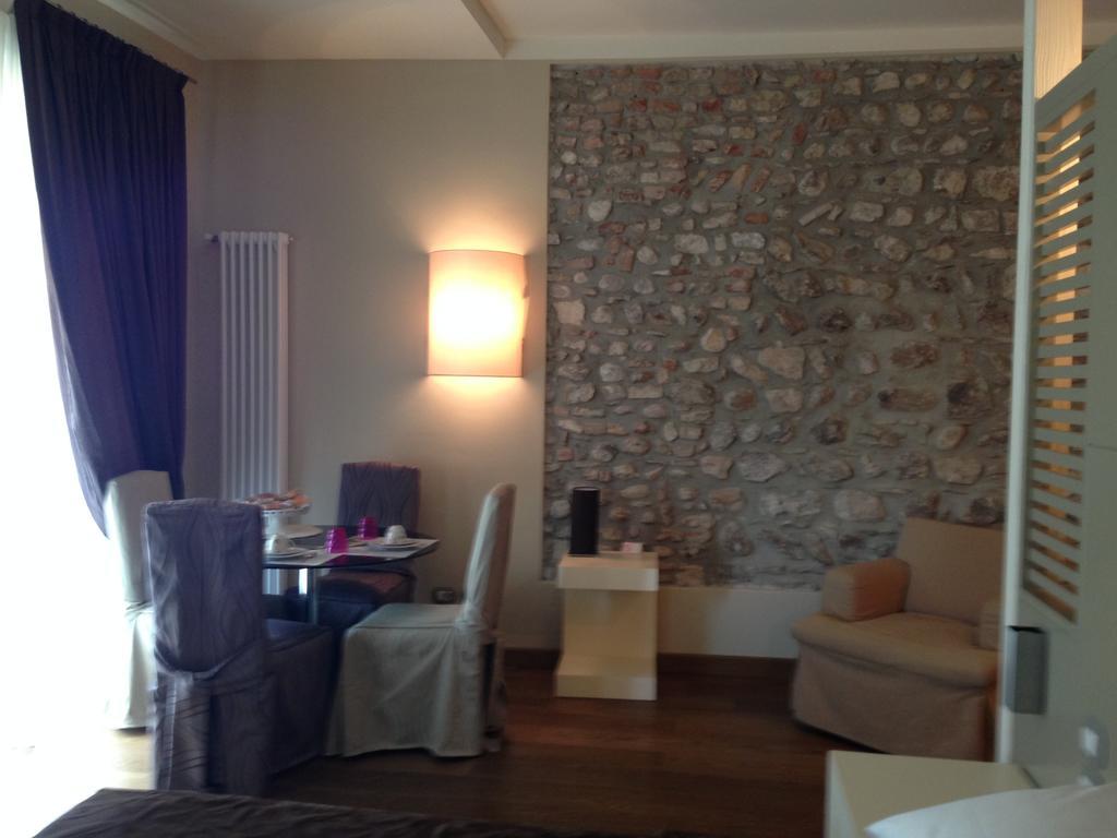 Oreste Suite Lazise Camera foto