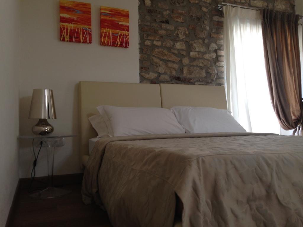 Oreste Suite Lazise Camera foto