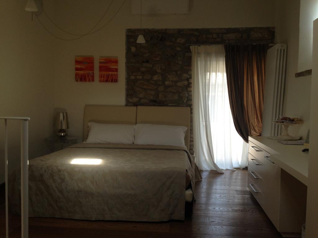 Oreste Suite Lazise Camera foto