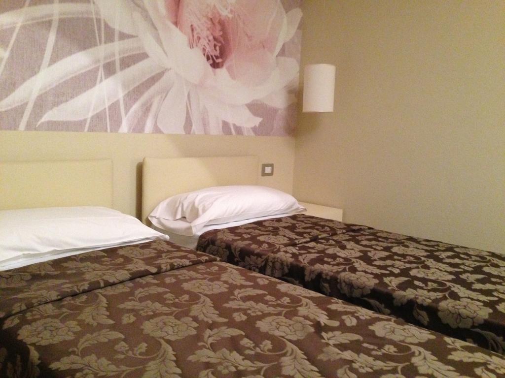 Oreste Suite Lazise Camera foto