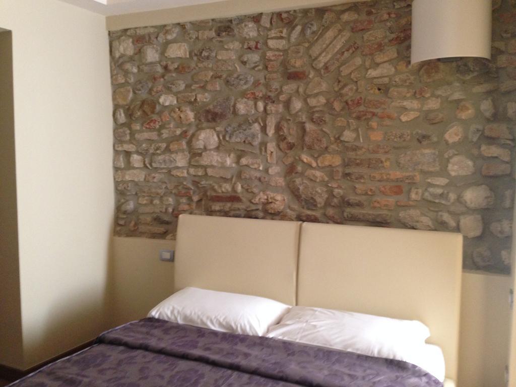 Oreste Suite Lazise Camera foto