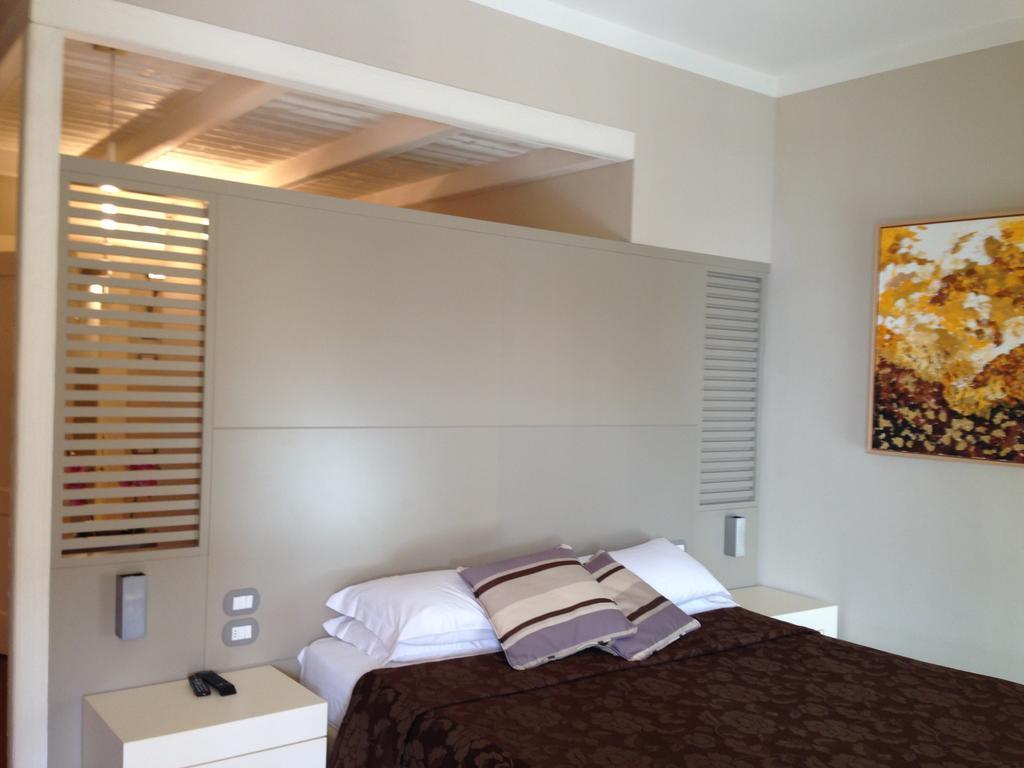 Oreste Suite Lazise Camera foto