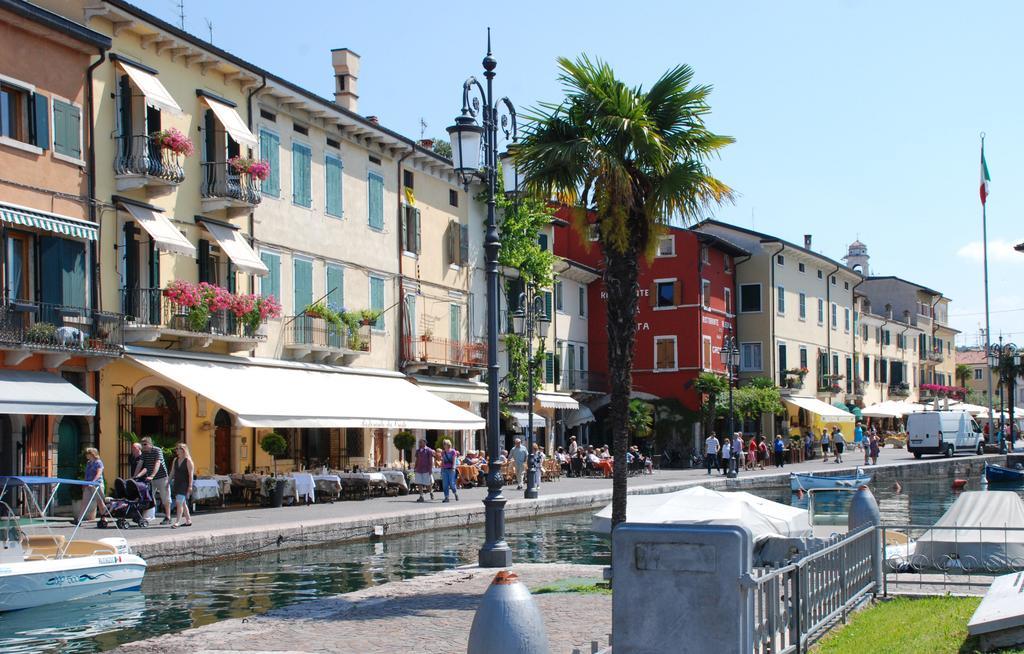 Oreste Suite Lazise Camera foto